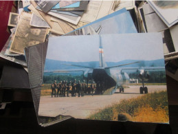 Boarding The Military On The Plane   21x29 Cm - Publicités