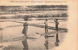 France - Pays De Guérande - Marais Salants - Paludiens Receuillant Le Sel - Animé - Carte Postale Ancienne - Guérande