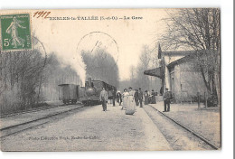 CPA 95 Nesles La Vallée La Gare Train Tramway - Nesles-la-Vallée