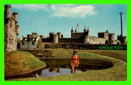 KENSINGTON, PRINCE EDWARD ISLAND - THE TOWER OF LONDON REPLICAS  PUB. BY ATLANTIC IMPORTERS & DIST. -- - Otros & Sin Clasificación