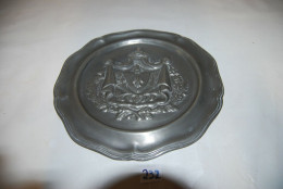 C232 Très Ancienne Assiette En étain - XIX - Blason - Tin