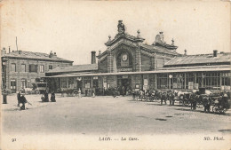 Laon * Place Parvis De La Gare * Ligne Chemin De Fer * Attelage - District 03