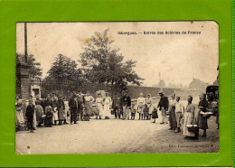 CPA : ISBERGUES  : Entrée Des Acieries De France  Belle Animation Devant L'Usine - Isbergues