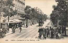 Paris * 7ème * Le Boulevard De La Tour Maubourg * Tram Tramway * Automobile Voiture Ancienne - Arrondissement: 07