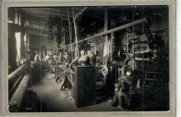 CPA - (88) GRANGES -Carte-Photo De L'atelier Des Ajusteurs De L'usine De Filature Et Tissage De Coton - Années 20 / 30 ? - Granges Sur Vologne