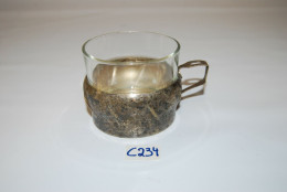 C234 Ancienne Tasse Et Son Support En Métal - Art De La Table - Cups