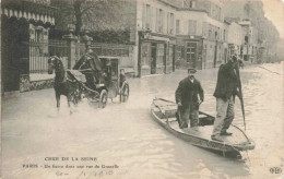 FRANCE - Paris - Un Fiacre Dans Une Rue De Grenelle - Carte Postale Ancienne - De Overstroming Van 1910