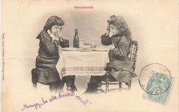 ENFANTS - Bénédicité - Deux Fillettes Priant - Déjeuner - Carte Postale Ancienne - Scene & Paesaggi