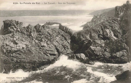 FRANCE - La Pointe Du Raz - Les Tunnels - Baie Des Trépassés - Carte Postale Ancienne - La Pointe Du Raz