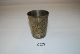 C234 Très Ancien Gobelet - Verre - Métal - Chateau - Fin XIX - Bicchieri