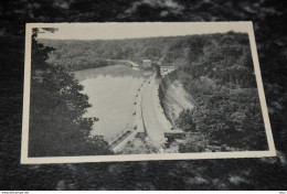 A7240    LA GILEPPE, LE BARRAGE ET LE LAC, CA. 8.5 X 13 CM. - Gileppe (Dam)