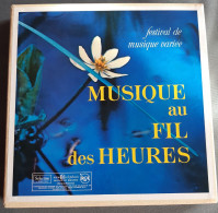 Coffret De 10 Disques "Musique Au Fil Des Heures". 33 Tours Stéréo. RCA , Sélection Du Reader's Digest. 33cm X 33cm X4cm - Volledige Verzamelingen