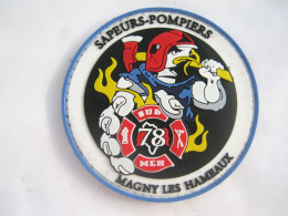 COLLECTION POMPIERS DU 78 MAGNY LES HAMEAUX SCRATCH AU DOS 85MM - Firemen