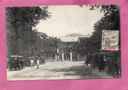 ILE MAURICE PALAIS DU GOUVERNEMENT ANIMEE VOITURES ET CHAUFFEURS EN ATTENTE CARTE TIMBREE - Maurice