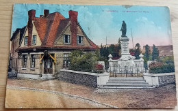 CPA Le Monument Aux Morts En Couleurs - Louvroil