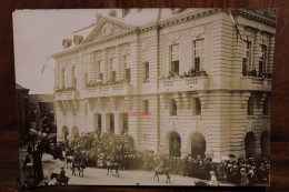 Photo 1901 Inauguration Hôtel De Ville Mairie La Ferté Macé France Tirage Albuminé Albumen Print Vintage Animée - Orte