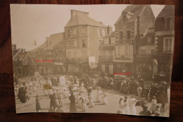 Photo 1890's Procession Bretagne France Tirage Albuminé Albumen Print Vintage Animée Religion - Places