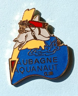 Pin's Plongée Aubagne Aquanaut Club - Dauphin Signé Winner - Plongée