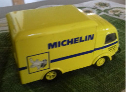 Voiture  RENAULT GALION 1/43 MICHELIN 1950 Jaune Occasion TBE - Eligor