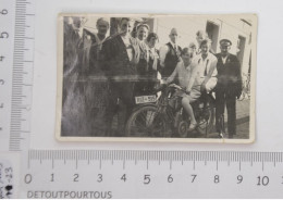 Moto Motorbike 2 Femmes Sut Une Motocyclette C.1930'  Photo Photographie - Oceania