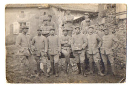 CPA 3466 - MILITARIA - Carte Photo Militaire - Un Groupe De Soldats N° 128 Sur Les Cols / S P. 20 B - Personen