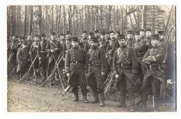 CPA 3470 - MILITARIA - Carte Photo Militaire - Un Groupe De Soldats En Tenue De Campagne En Forêt De FONTAINEBLEAU - Personnages