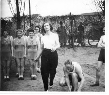 Photo Sportives Nazies à L Entrainement - Guerre, Militaire