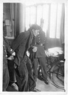 Photo Attentat Du Faubourg St Denis En 1913,un Des Agresseurs Au Commissariat De Police, Photo Agence Rol 13/18 - Personnes Anonymes