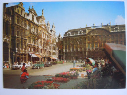 Bruxelles Brussel Grand'place Grote Markt Marché De Fleurs Bloemenmarkt Auto 2 CV Edition Le Berrurier 168 - Mercadillos