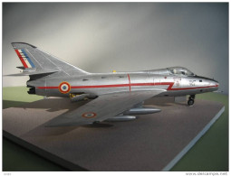 Maquette Plastique HELLER " Avion Militaire Dassault  SUPER MYSTERE B2 " Montée éch : 72ème - Détaillée Et Complète. TB - Aviones