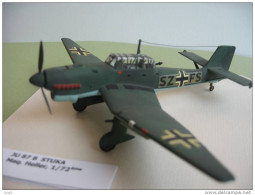 Maquette Plastique HELLER " Avion Militaire STUKA  JU 87 B  "  - Montée  éch : 72ème - Détaillée Et Complète. TB - Flugzeuge