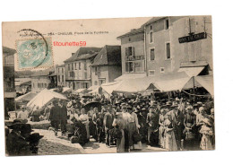 87- CHALUS- PLACE De La FONTAINE- GROSSE ANIMATION- ECRITE- TIMBREE - 1906 - Chalus