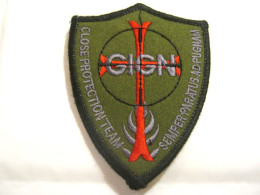 ECUSSON GEND. GIGN PROTECTION OPEX ETAT EXCELLENT SUR SCRATCH (VARIANTE) - Police