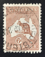 1929 - Australia - Kangaroo And Map 6d - Used - Gebruikt