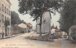 AMPLEPUIS (Rhône) - Gendarmerie Et Rue De Thizy - Tirage Couleurs - Amplepuis