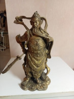 Statuette XIXème Art Asiatique  Hauteur 26 Cm En Bronze - Bronces
