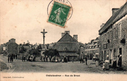 N°115230 -cpa Châtelaudren -rue De Brest- - Châtelaudren