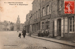 N°115232 -cpa Châtelaudren -place De La République- - Châtelaudren