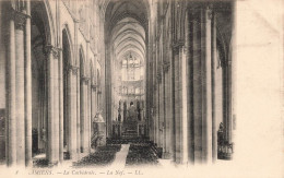 FRANCE - Amiens - La Cathédrale - La Nef - LL. - Carte Postale Ancienne - Amiens