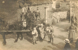 Maintenon * Carte Photo * Jour De Fête Au Village , Cavalcade Ou Mi Carême * Villageois Photographe Reynoud épernon - Maintenon