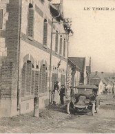 Le Thour * Débit De Tabac Tabacs TABAC , Grande Rue * Automobile Ancienne Voiture * Villageois - Autres & Non Classés