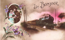 COUPLES - Un Bonjour - Locomotive - Colorisé - Carte Postale Ancienne - Couples