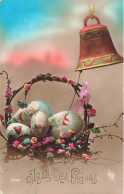 FÊTES - VŒUX - Joyeuses Pâques - Cloche - Des œufs Dans Un Panier - Colorisé - Carte Postale Ancienne - Ostern