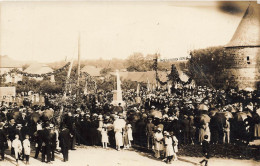 Dommery * Carte Photo * Inauguration Du Monument Au Mort * Cérémonie Fête Villageois - Andere & Zonder Classificatie