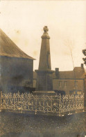 Dommery * Carte Photo * Place Et Le Monument Au Mort - Autres & Non Classés