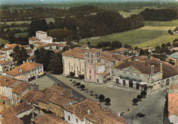 Vars * Vue Aérienne Sur La Place De L'église Et La Mairie - Sonstige & Ohne Zuordnung