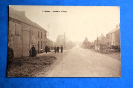 Salles Près De Chimay: Entrée Du Village Très Animée - Chimay