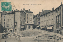 07 // ANNONAY    La Place De La Liberté  / "Aux Vignerons Réunis "  à Droite - Annonay