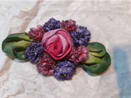 FLEURS BRODERIE à La Main Bouquet De Fleurs à Coudre Satin 1928 - Kant En Stoffen