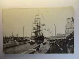 Carte Postale Saint Nazaire - Le 4 Mats "Persimmon" Quitte Le Port (Petit Format Circulée ) - Voiliers